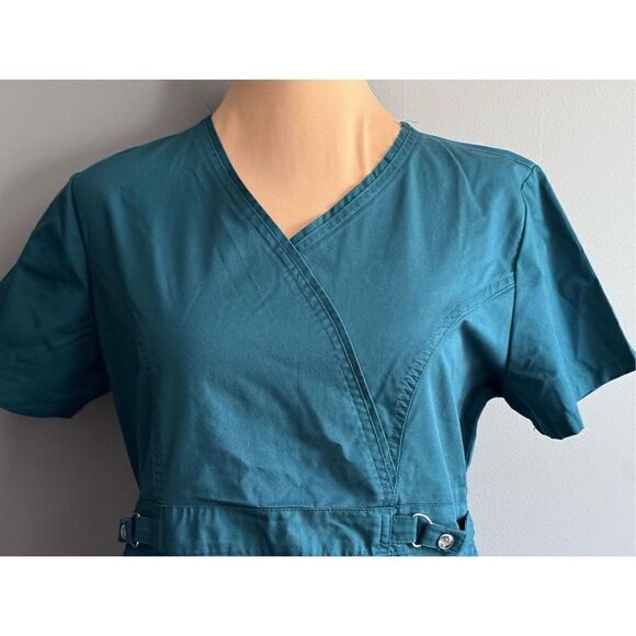 Cherokee Luxe Scrub Top, size S - Picture 4 of 11